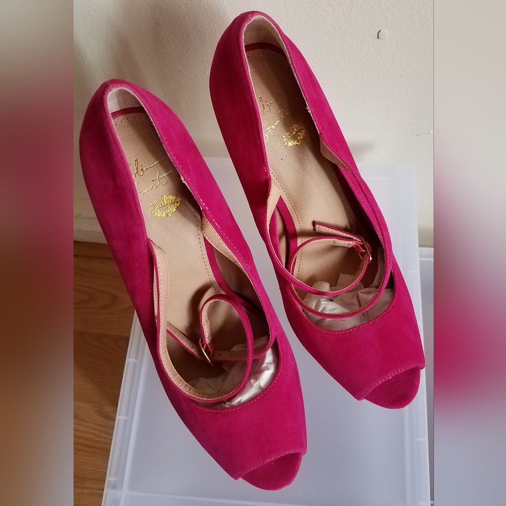 VICTORIA SECRET COLIN STEWART SUEDE PINK PLATFORM 6"in HEELS